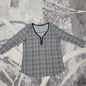 Grid-Print V-Neck Blouse with Contrast Trim - Black/White Size M